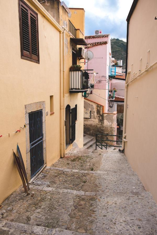 Rocher House Cefalu Apartment Bagian luar foto
